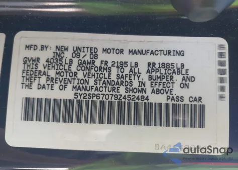 2009 Pontiac Vibe z USA, uszkodzony, nr VIN 5Y2SP67079Z452484